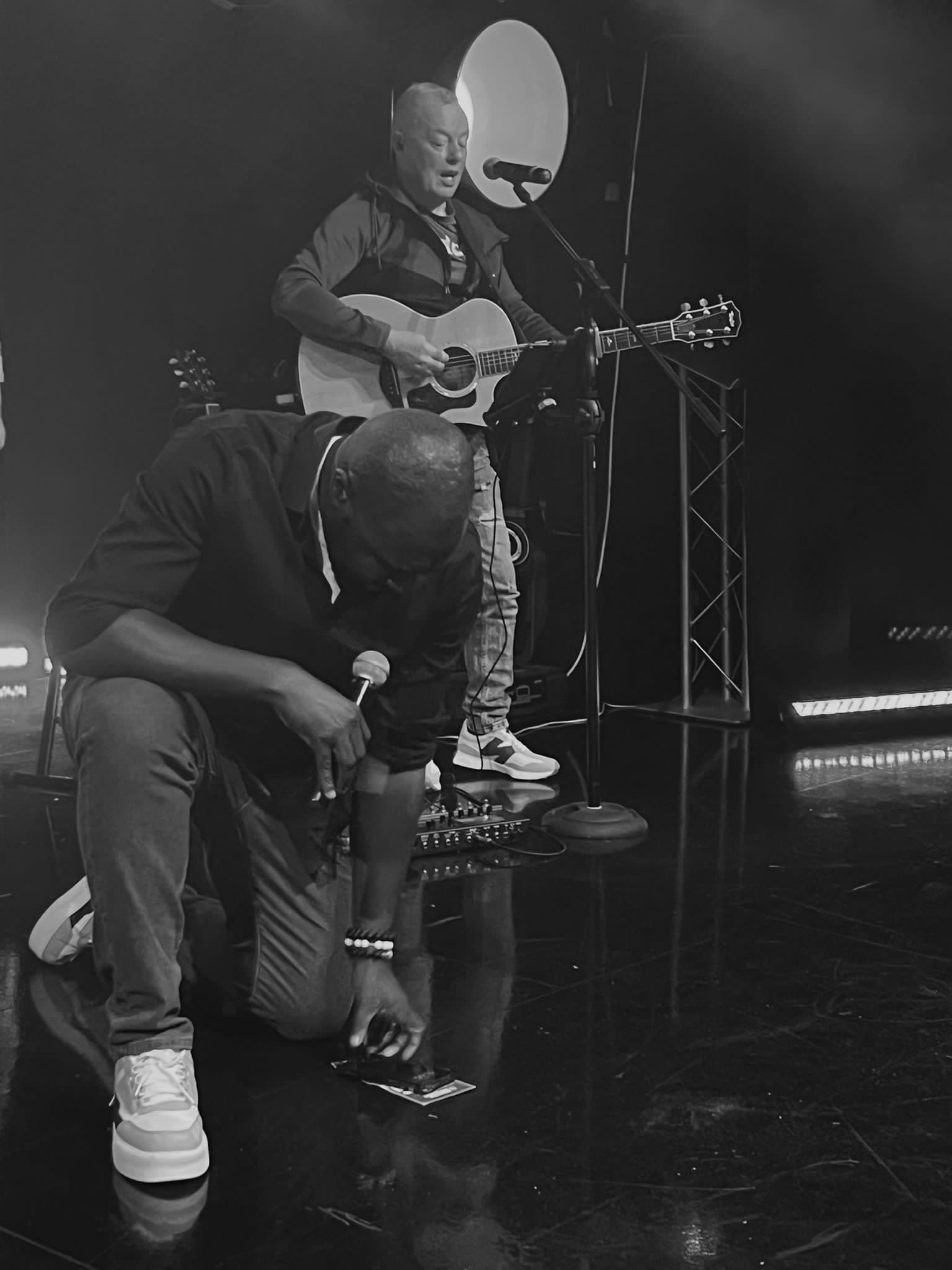 Alive Church acoustic worship and prayer